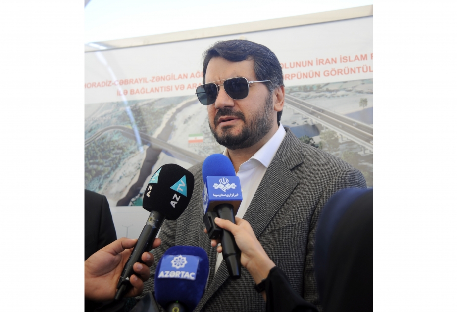 الوزير الإيراني: بناء طريق آغبند وجسر سيزيد من حجم نقل البضائع