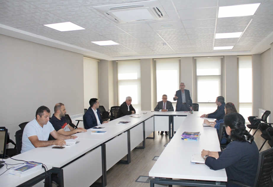 DİM-də coğrafiya və riyaziyyat fənləri üzrə sınaq imtahanı materialları müzakirə edilib