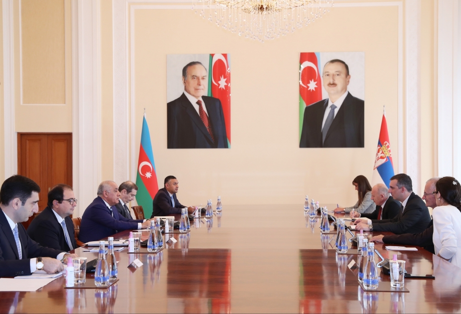 Primer Ministro azerbaiyano se reunió con el Presidente de la Asamblea Nacional Serbia
