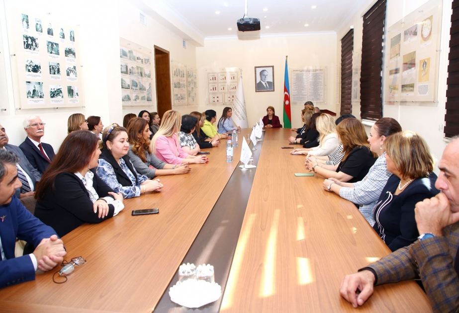 Bir qrup təhsil işçisi təltif edilib