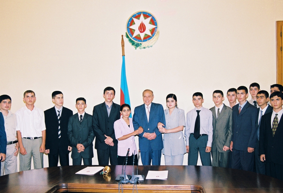Мгновения жизни, подаренной народу: август 2002 года