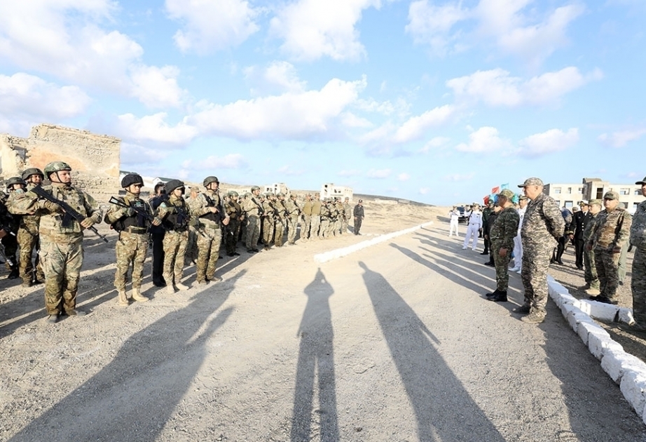 Verteidigungsminister Aserbaidschans und Kasachstans verfolgen nächste Phase der gemeinsamen taktischen Übungen „Khazri-2023“