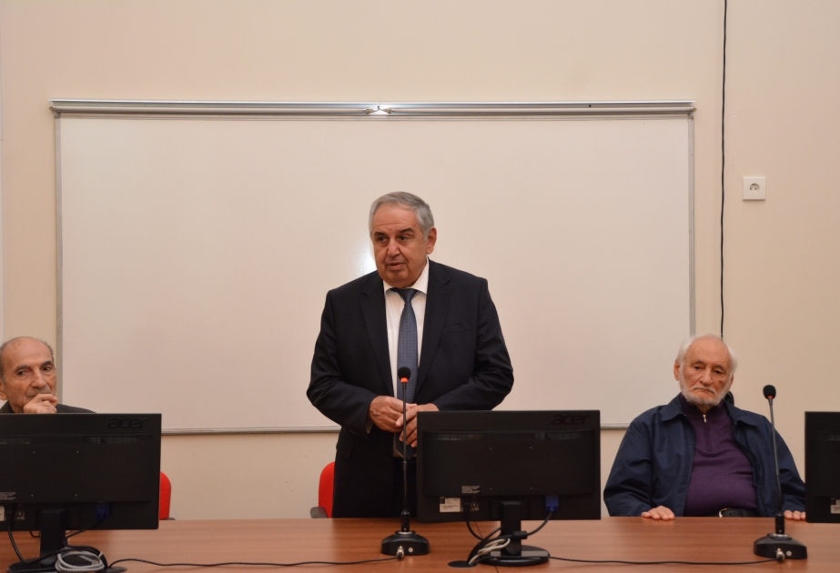 Fizika İnstitutunda dünyaşöhrətli azərbaycanlı alimlə görüş keçirilib