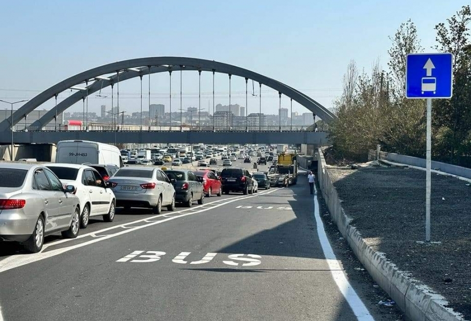 На автодороге Баку-Сумгайыт создается автобусная полоса