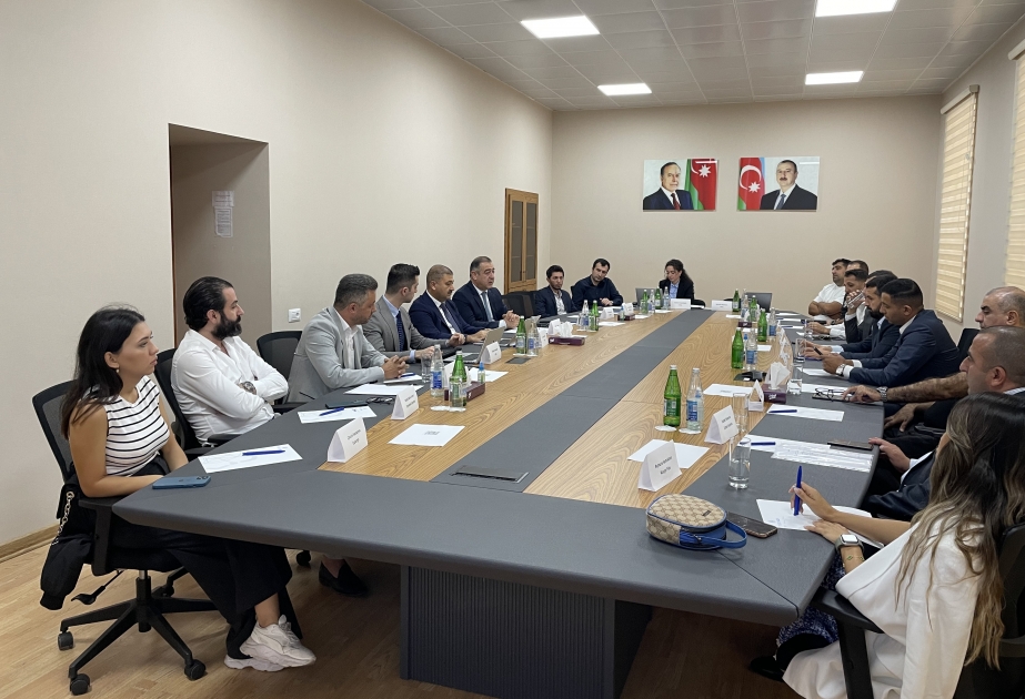 Poçt operatorları ilə “Effektiv tənzimləmə sağlam rəqabətin əsası kimi” mövzusunda görüş keçirilib
