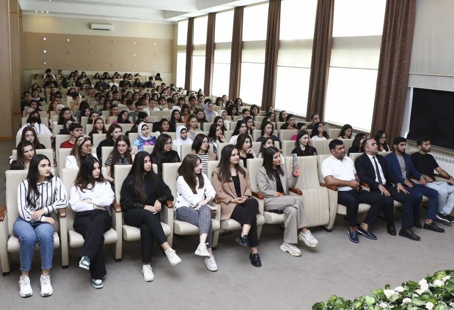 “Məzunlarımızı tanıyaq” layihəsi beş tələbəyə təcrübə və iş imkanı qazandırıb