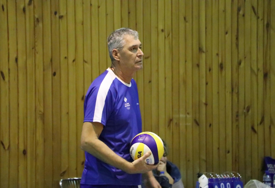 Voleybol yığmasının baş məşqçisi: Avropa Kubokundakı medal bizim üçün böyük məna ifadə edir