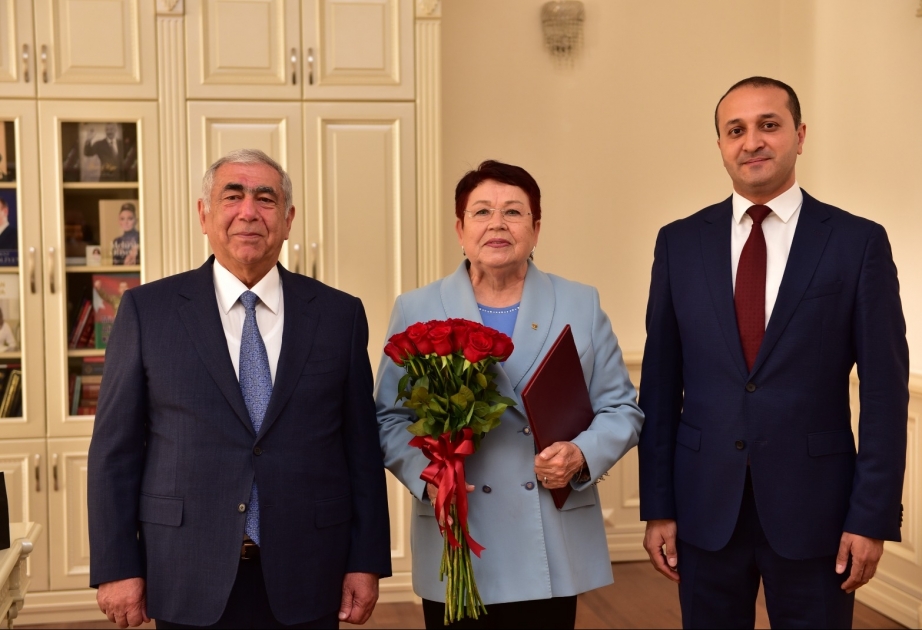 Azərbaycanın tanınmış həndbolçusu Fəxri fərmanla təltif edilib