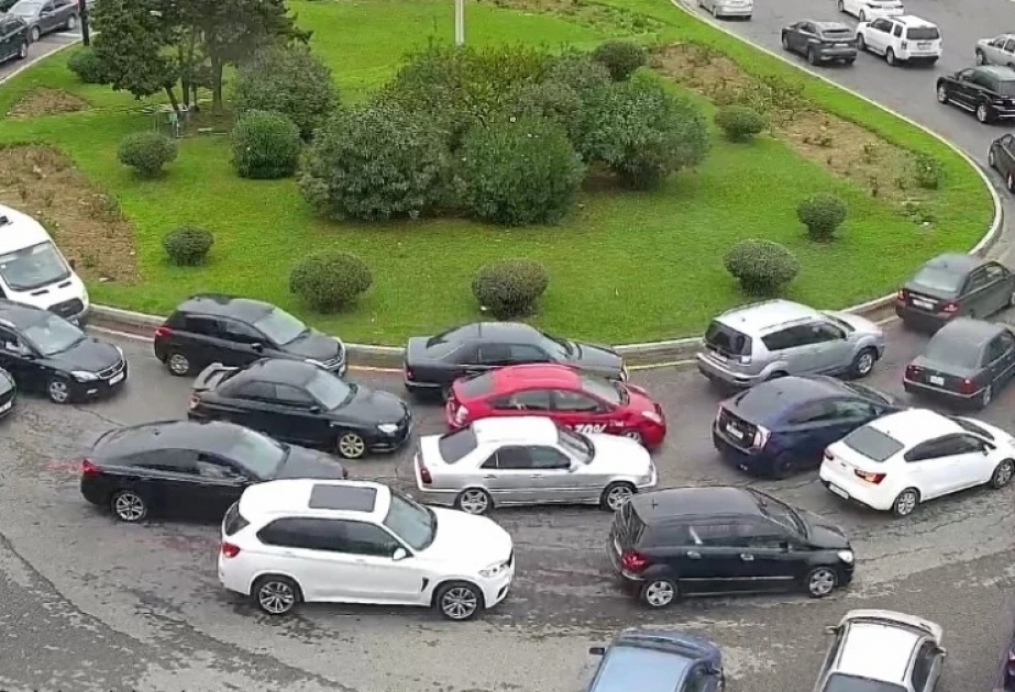 Paytaxtın bir sıra yollarında tıxac müşahidə olunur