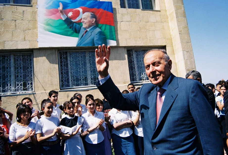 Xalqa bağışlanmış ömürdən anlar: 2002-ci ilin sentyabrı