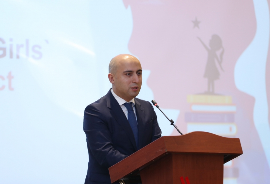 Emin Əmrullayev: Təqaüd proqramlarının şəffaflaşması və institutlaşması vacib məsələlərdəndir