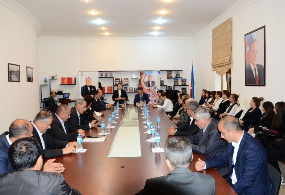 Göyçayda “Tarix yazan əbədiyaşar lider” mövzusunda dəyirmi masa keçirilib