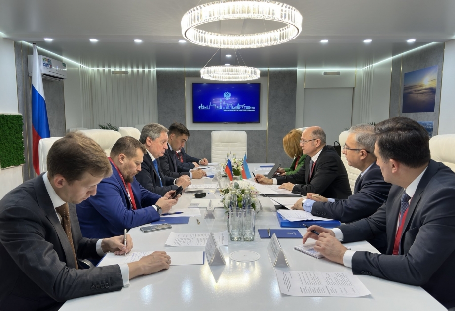 Ministro de Energía de Azerbaiyán celebró reuniones bilaterales en Rusia