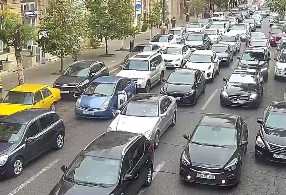 Paytaxtın bir sıra yollarında tıxac yaranıb -  SİYAHI