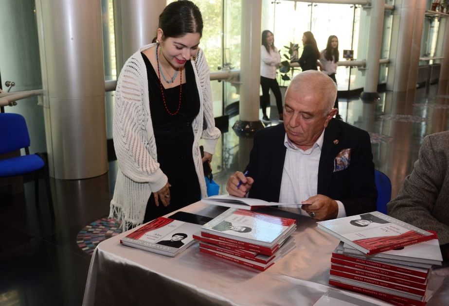 Xalq artisti Yasin Qarayevə həsr olunan kitabın təqdimatı olub