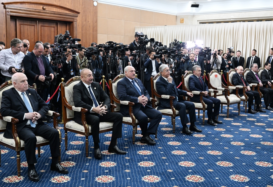 Prezident İlham Əliyev Bişkekdə Prezident Şavkat Mirziyoyevin təltifolunma mərasimində iştirak edib VİDEO