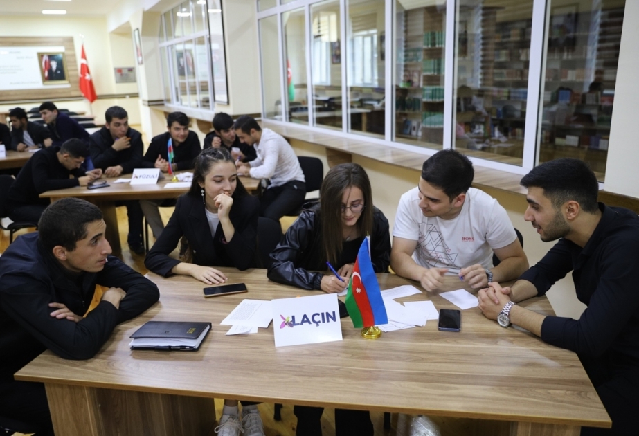 GDU-da bilik yarışı: “Müstəqilliyin şanlı tarixi”