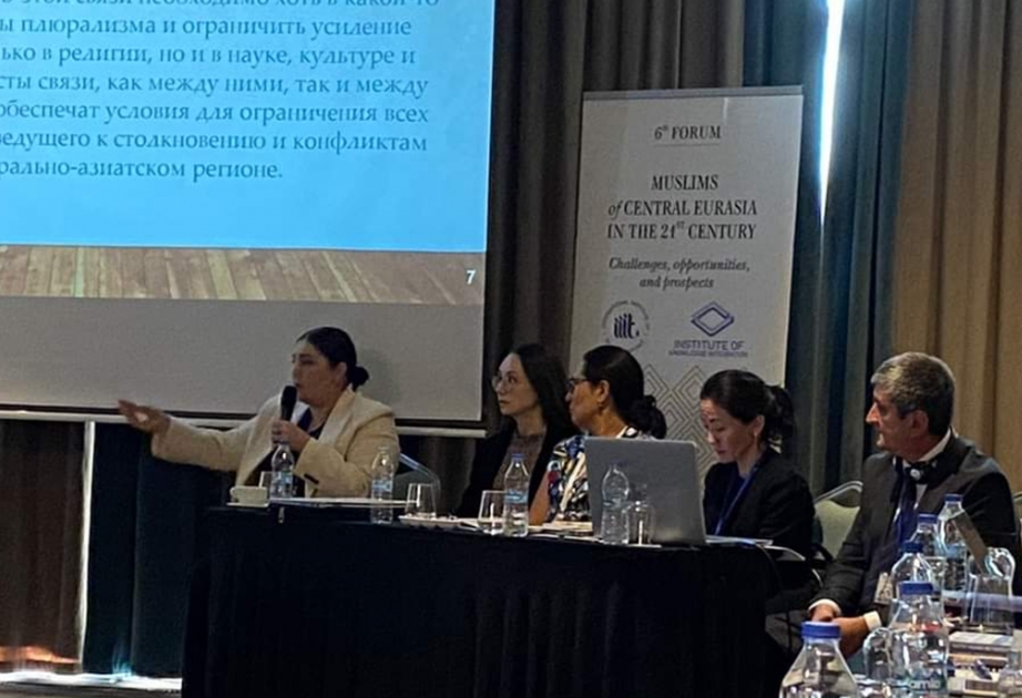 Şərqşünas alim İstanbulda beynəlxalq forumda məruzə edib