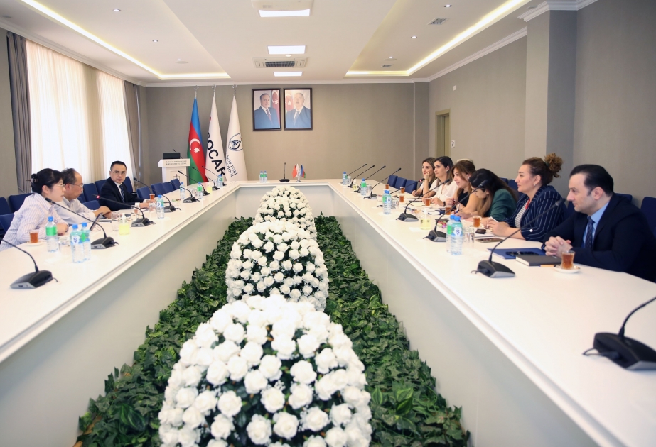 Delegación de la Universidad china visita la Escuela Superior de Petróleo de Bakú