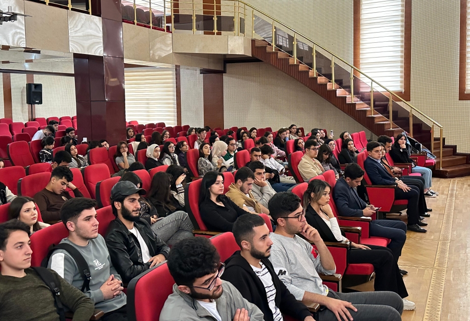 BDU tələbələri ilə “YARAT” Müasir İncəsənət Mərkəzi nümayəndələrinin görüşü