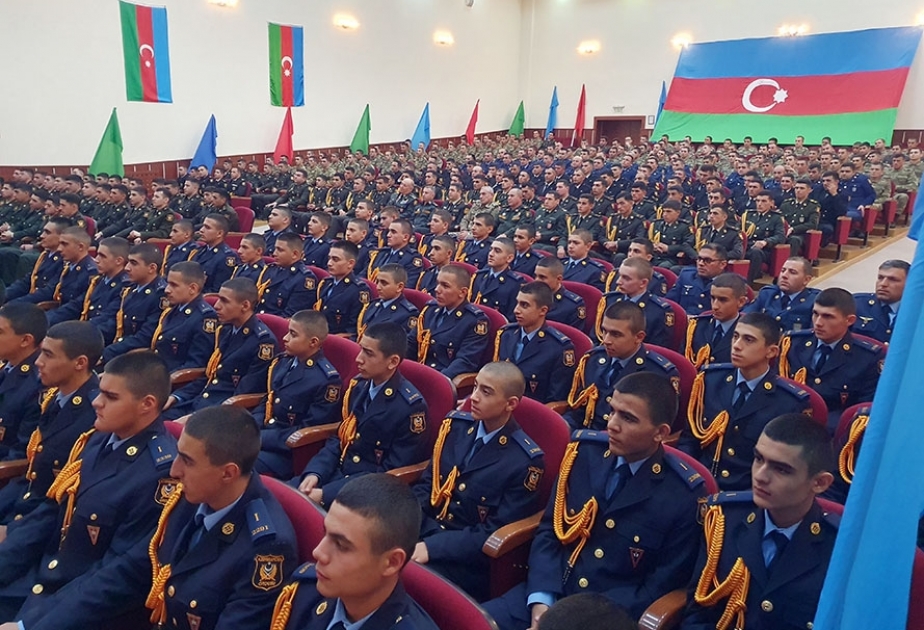 Müstəqilliyin Bərpası Günü ilə bağlı tədbirlərdə Ulu Öndərin Azərbaycana rəhbərliyi dövründə ordu quruculuğunda qazanılan uğurlardan danışılıb