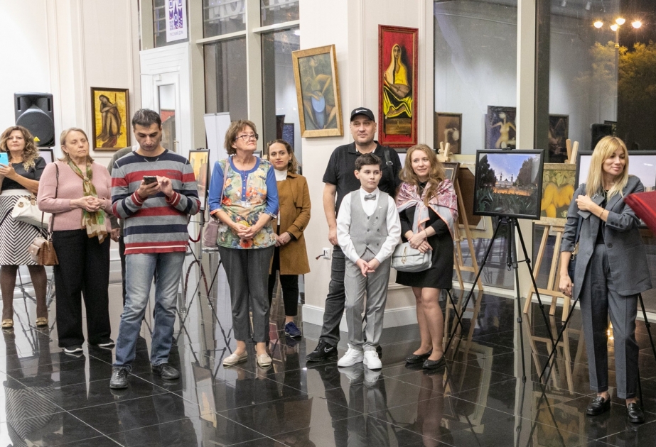 Фотовыставка «Баку, любовь моя» открылась в Русском доме в Баку