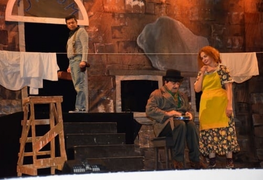 Gənc Tamaşaçılar Teatrı qastrol səfərindən qayıdıb