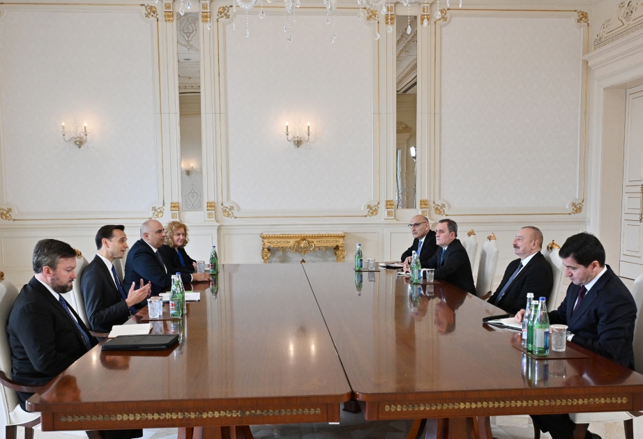 El Presidente de Azerbaiyán recibe al Representante del Departamento de Estado de EE.UU.