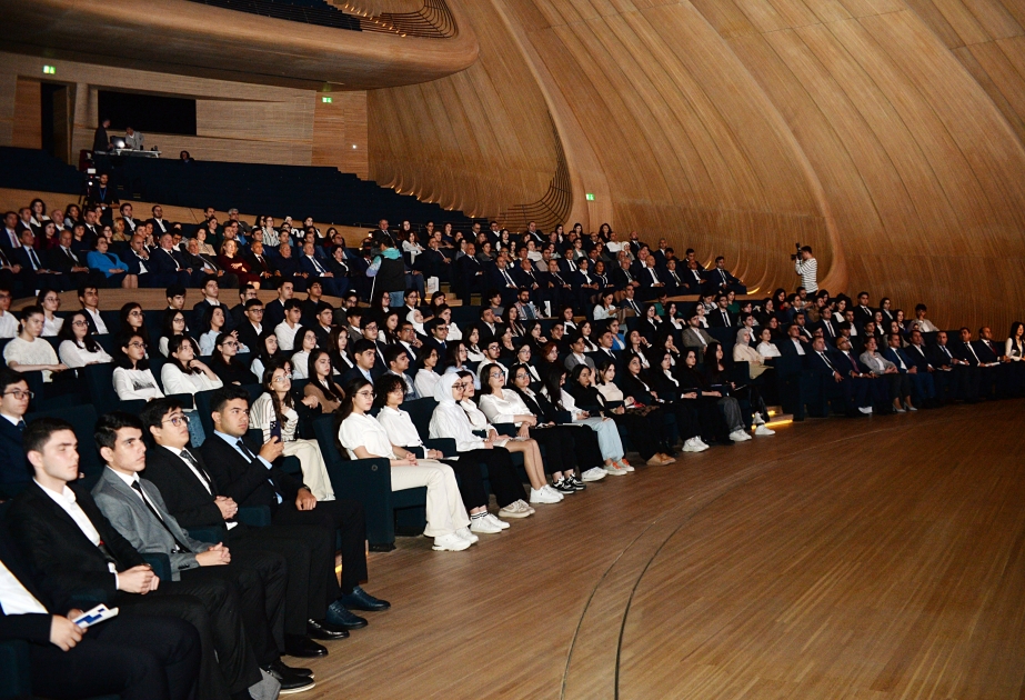 Heydər Əliyev və Prezident təqaüdçüləri: gələcəyə ünvanlanan strategiya YENİLƏNİB