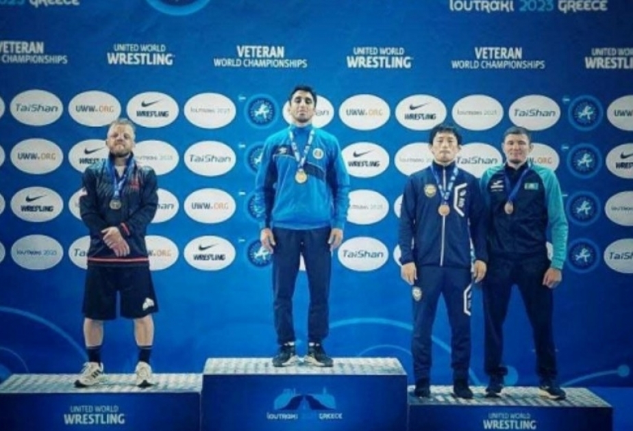 Dünya çempionatında Azərbaycanın veteran güləşçiləri bir dəst medal əldə edib