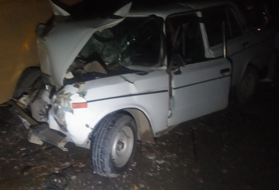 Qubada mikroavtobus minik avtomobili ilə toqquşub, yaralananlar var VİDEO