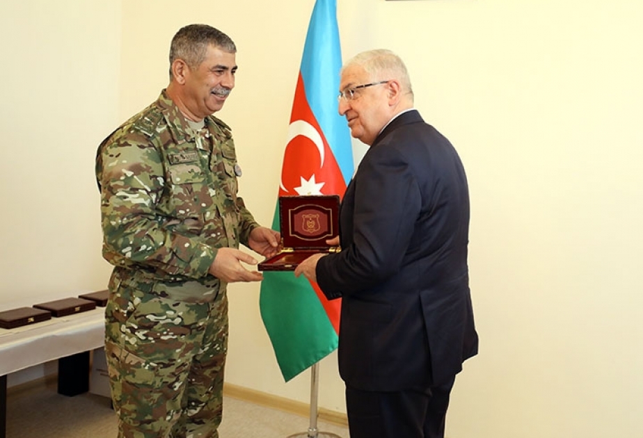 Zakir Həsənov dörd ölkənin müdafiə nazirini təltif edib