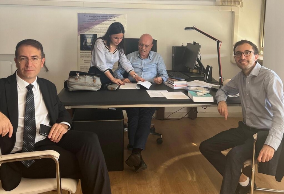 Azərbaycan Texniki Universitetinin müəllimi İtaliyada tələbələrə mühazirə deyib