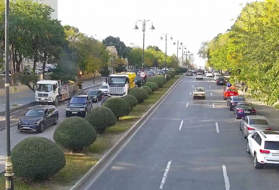 Abbasqulu ağa Bakıxanov küçəsi istiqamətində sıxlıq yaranıb