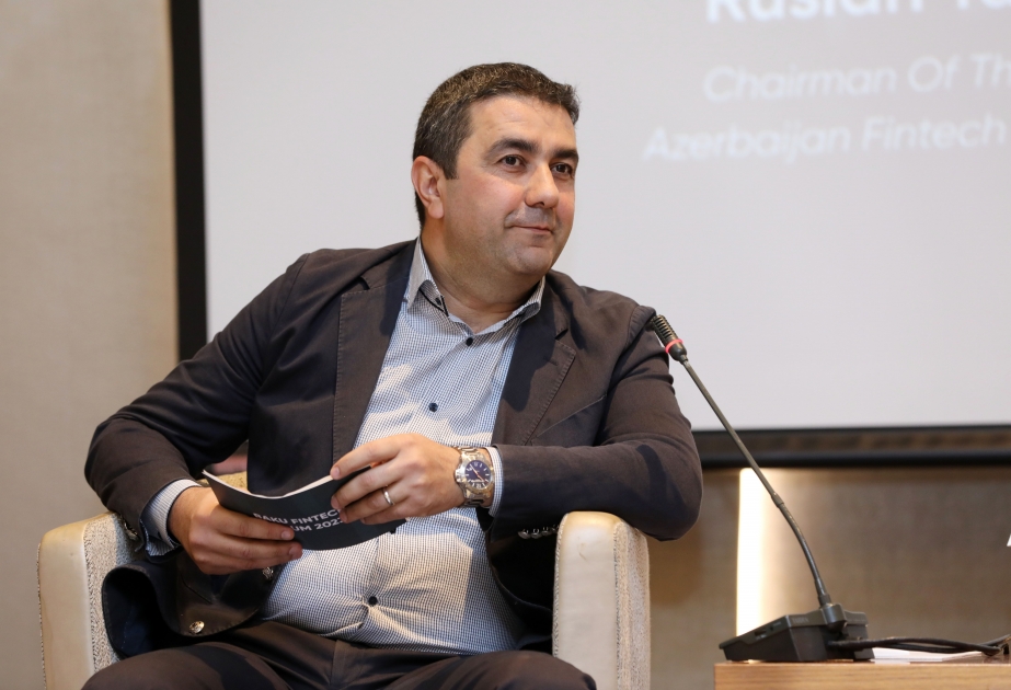Bu ilin səkkiz ayında nağdsız ödənişlərin dövriyyəsi 56 milyard dollar olub