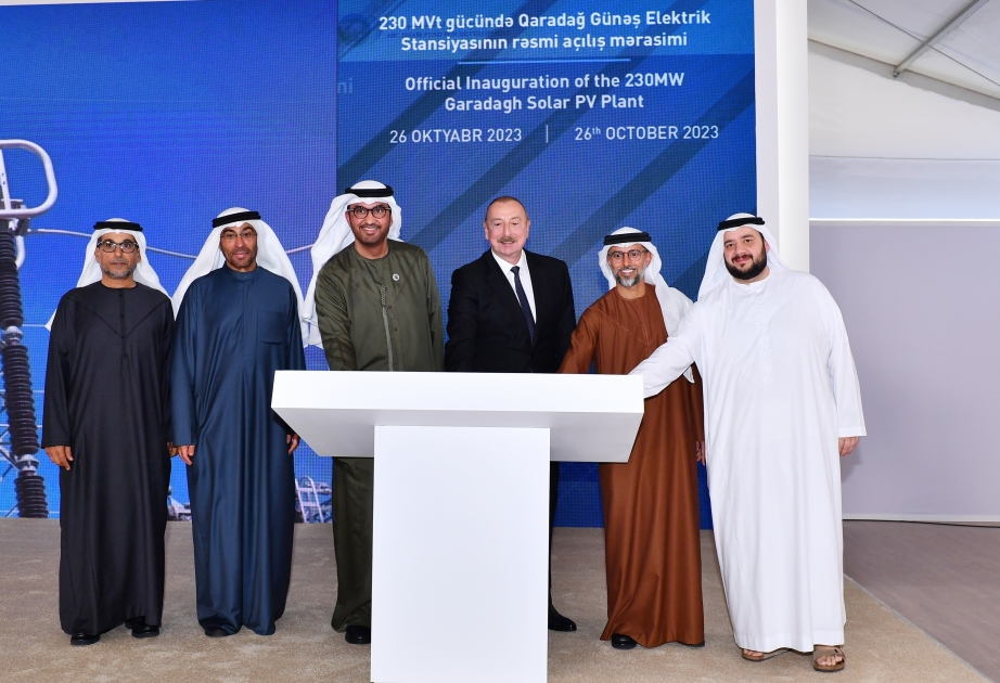 El Presidente de Azerbaiyán asiste a la ceremonia oficial de inauguración de la Central Solar de Garadagh de 230 MW