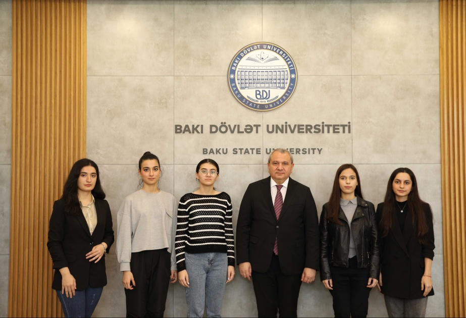 BDU rektoru qəbul imtahanlarında ən yüksək nəticə göstərən tələbələrlə görüşüb