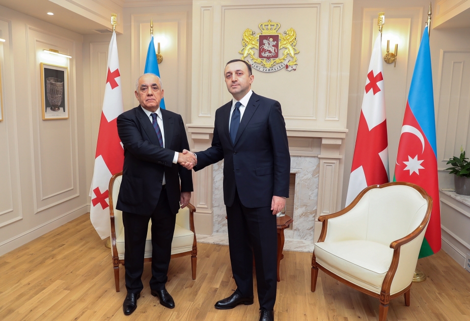 Baş nazir Əli Əsədov Tbilisidə Gürcüstanın Baş naziri İrakli Qaribaşvili ilə görüşüb