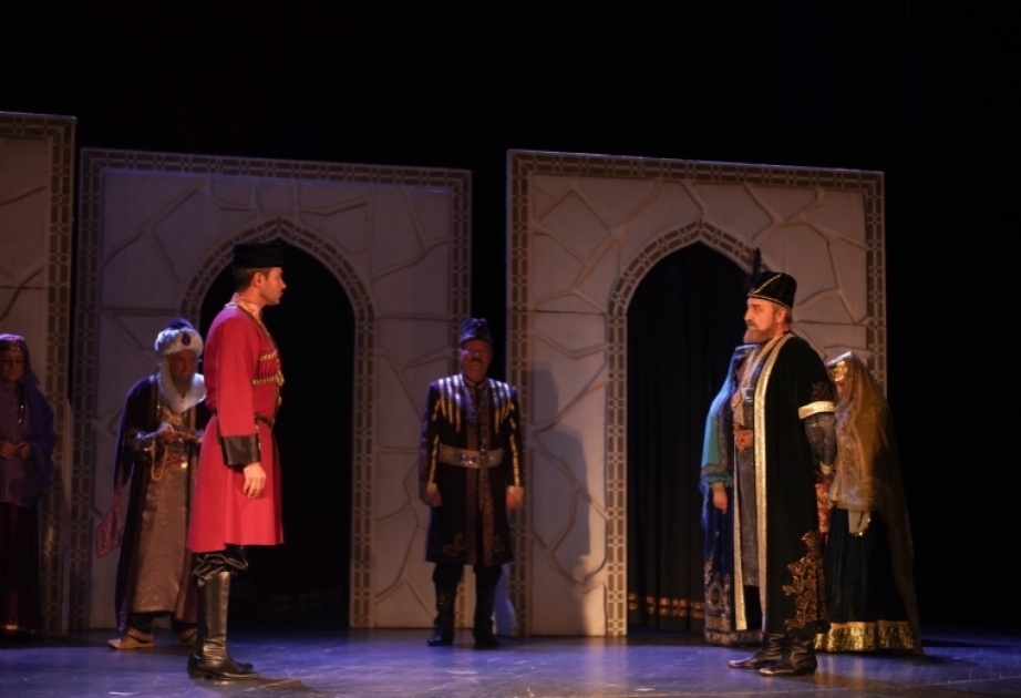 Milli Teatr “Qarabağnamə” tamaşası ilə Gəncədə çıxış edib