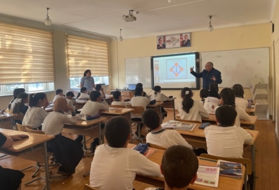 Dendrologiya İnstitutunun alimləri şagirdlərə dərs keçiblər
