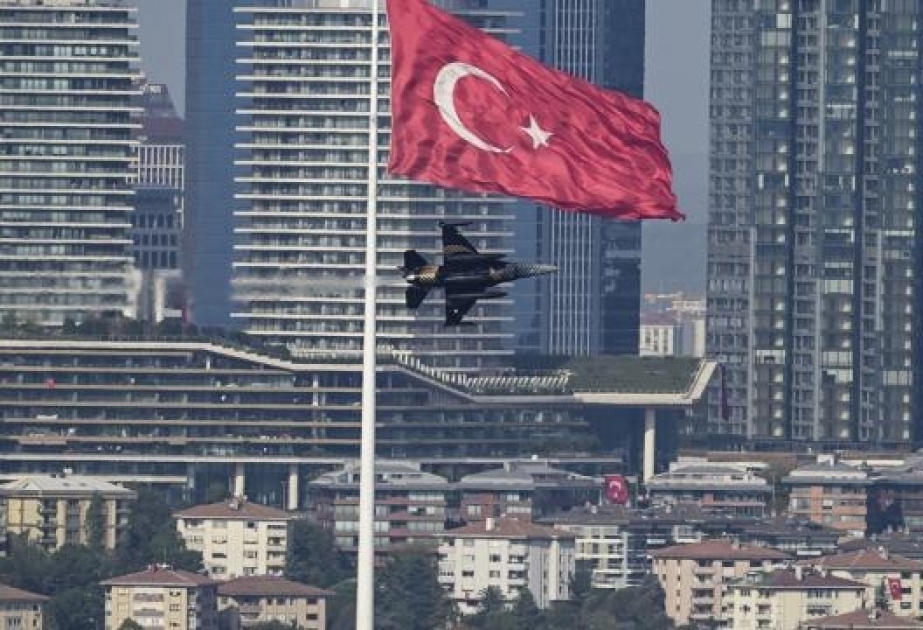 Türkiyənin hərbi təyyarələri İstanbul boğazı üzərində uçuşlar keçirib