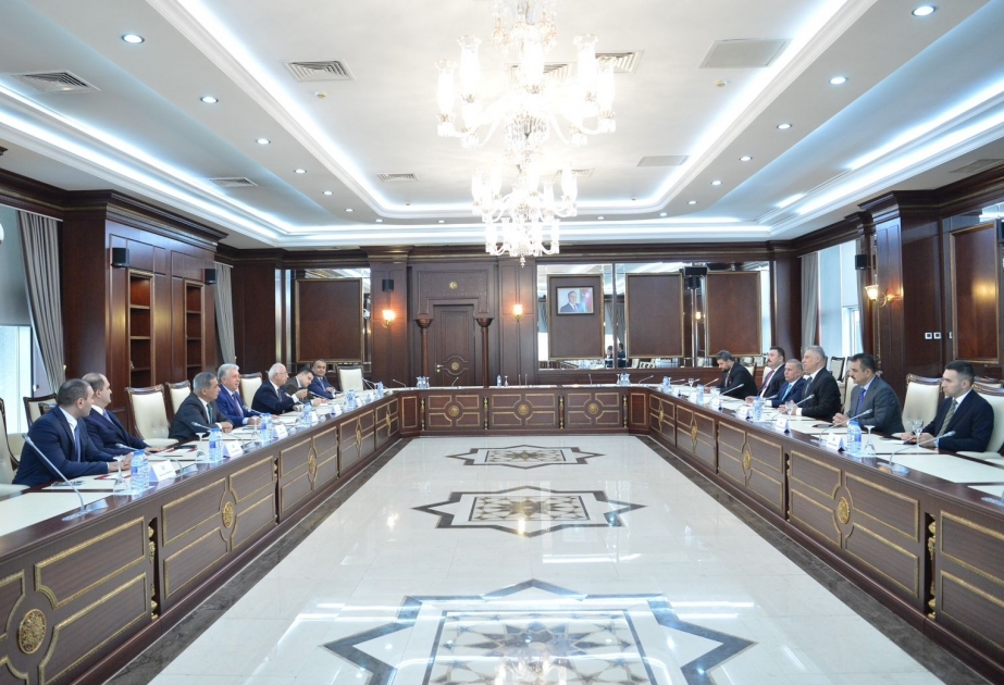 بحث العلاقات البرلمانية الأذربيجانية العراقية