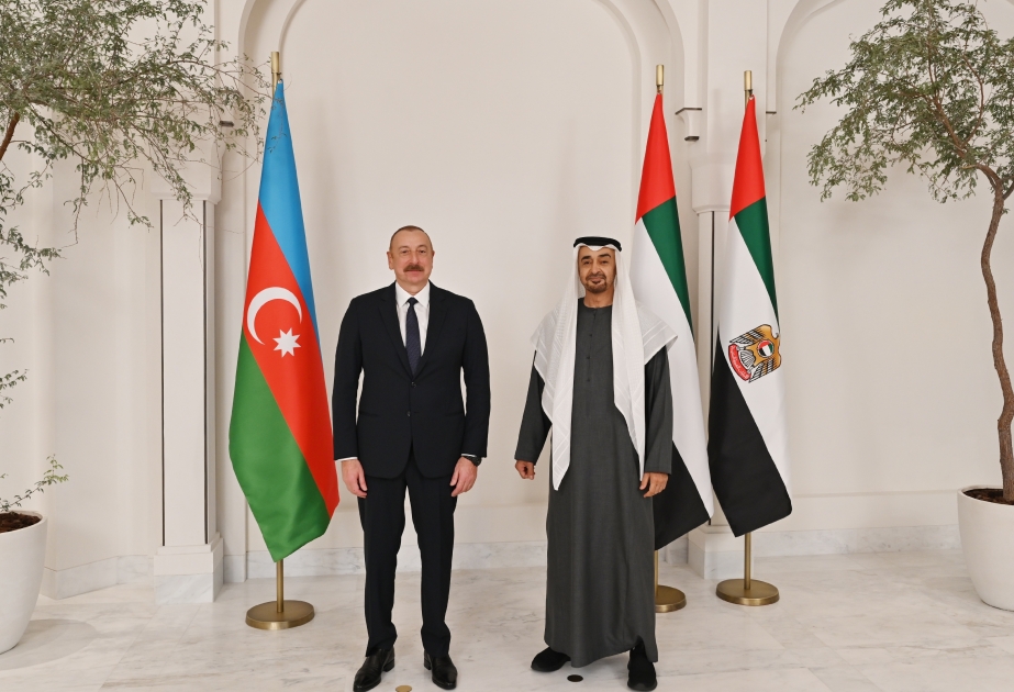 رئيس أذربيجان يتصل هاتفيا برئيس الإمارات