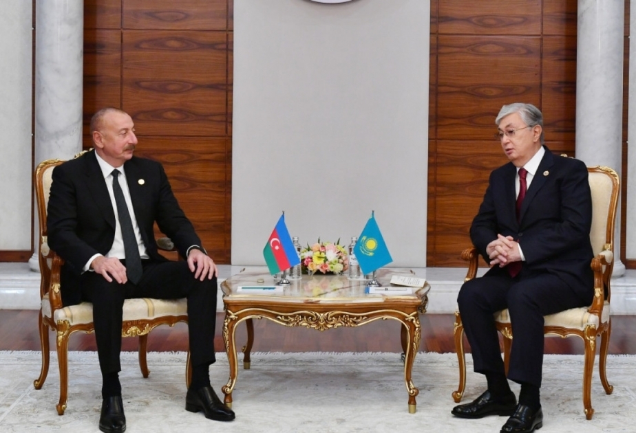 Le président azerbaïdjanais présente ses condoléances à son homologue kazakh