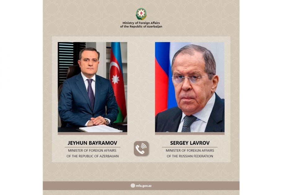 Les chefs de la diplomatie azerbaïdjanaise et discutent de la situation actuelle dans la région