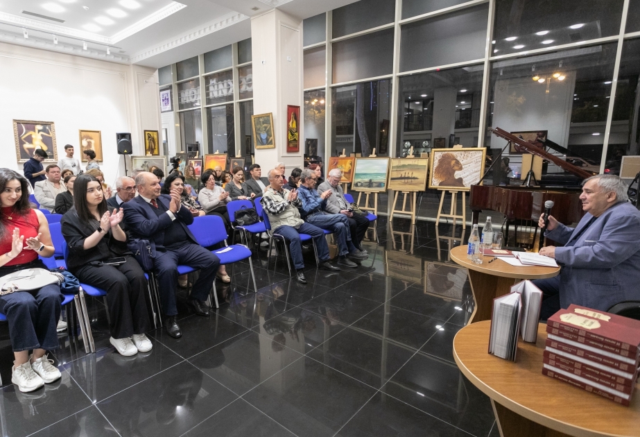 Bakıda İlham Bədəlbəylinin kitabının təqdimatı olub