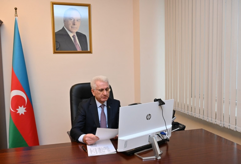 Hansı şəxslər pedaqoji fəaliyyətlə məşğul ola bilməzlər?