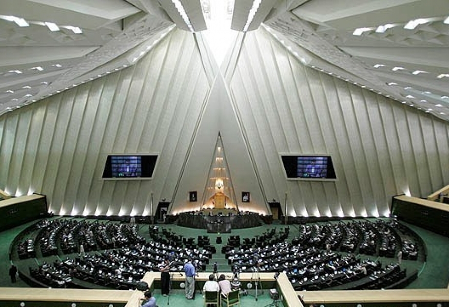 İran parlamentinə seçkilərdə iştirak etmək üçün rekord sayda namizəd qeydə alınıb