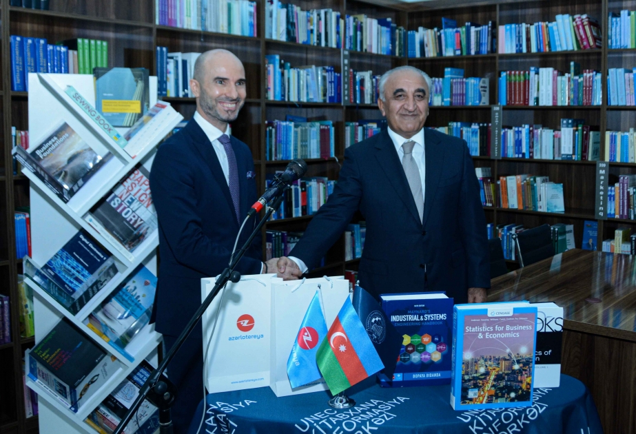 Korporativ sektordan UNEC-ə dəstək: “Azərlotereya” kitablar hədiyyə etdi