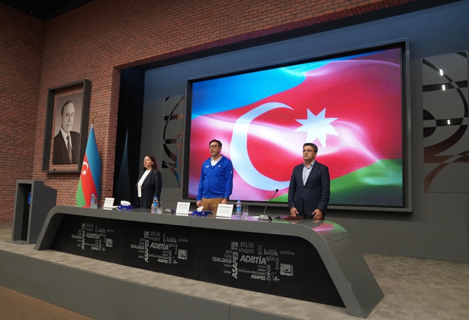 Nazir beynəlxalq yarışlarda uğur qazanan idmançılarla görüşüb